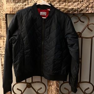 Quilted. Lightweight puffer jacket. Size L